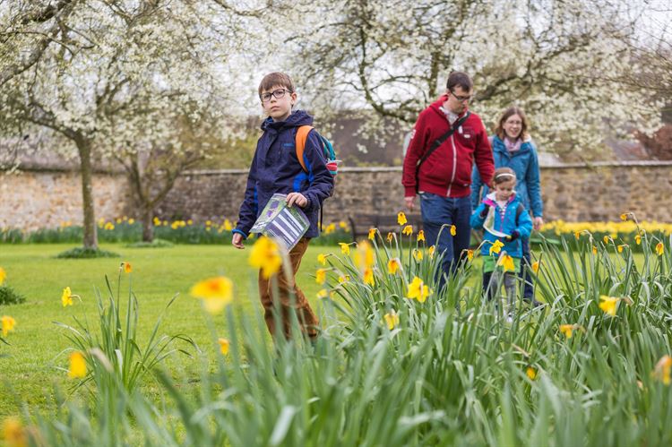 signs-of-spring-family-trail-at-emmetts-garden